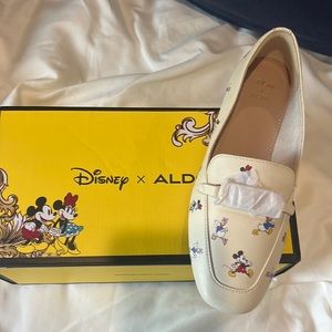 Sz 6 aldo Disney loafers